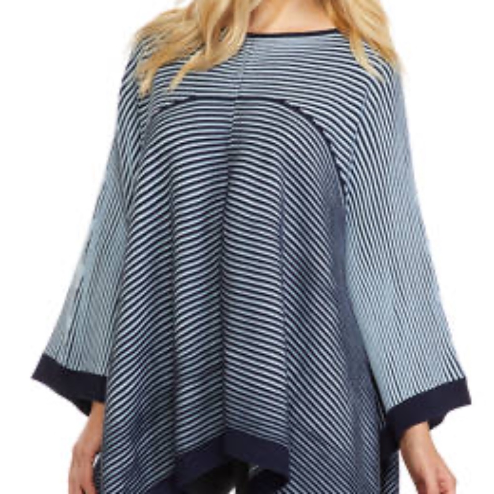 New Directions  NWT Poncho Sweater size L/XL NWT